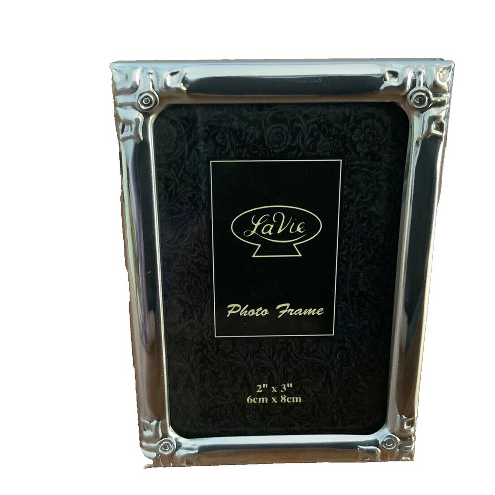 La Vie LaVie Photo Frame 2" X 3" (6 cm X 8 cm) Small Silver Tone Picture Frame